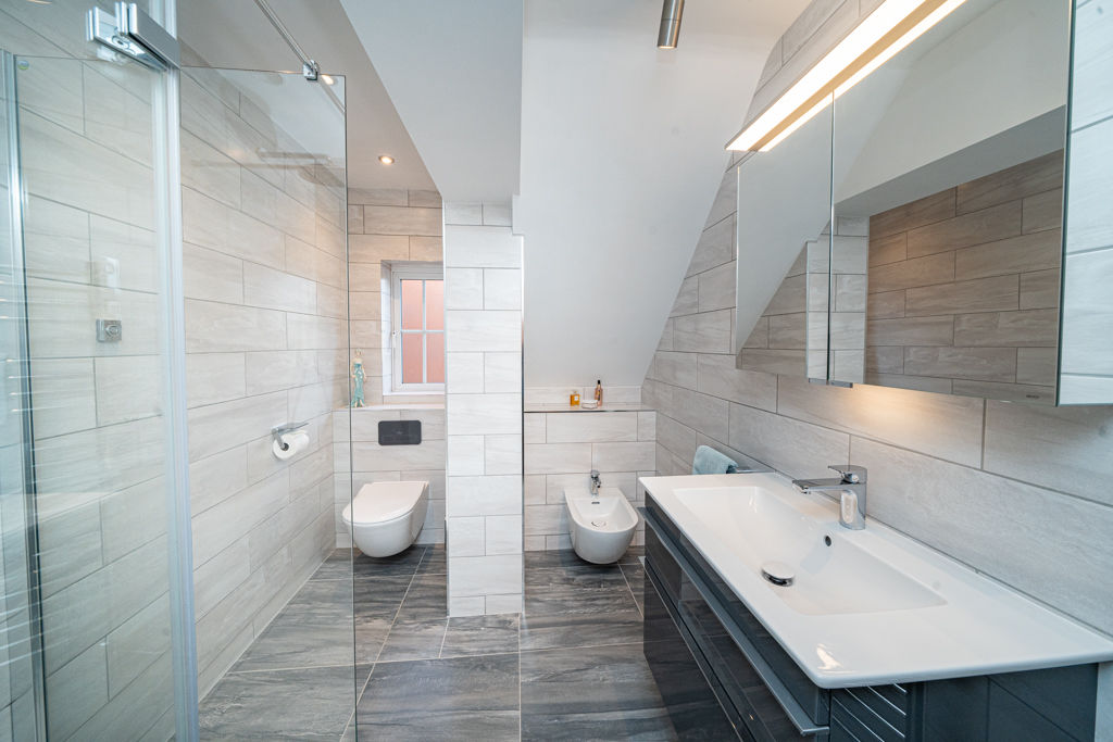 ENSUITE- click for photo gallery